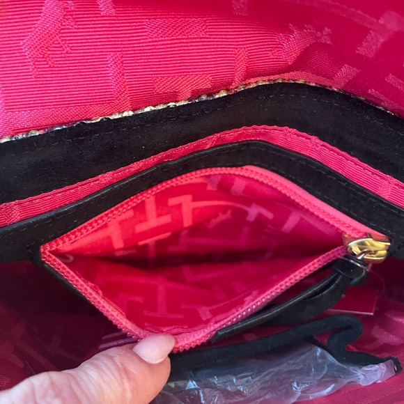 BNWT Elaine Turner, Bella, Envelope Style, Black/Gold Clutch - Picture 5 of 9